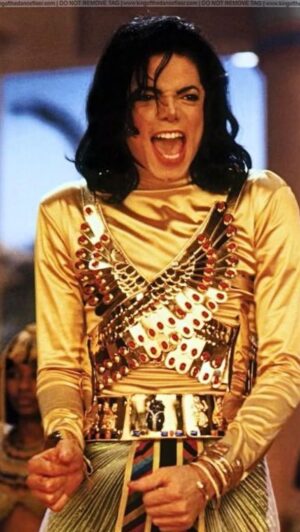 Michael Jackson Instagram - The celebrity-filled short film for Michael’s “Remember The Time” premiered 32 years ago in 1992. The 9 minute short film featured some of Hollywood’s biggest names like Eddie Murphy, Iman, The Pharcyde, Magic Johnson, Tom “Tiny” Lister Jr. and Wylie Draper.
