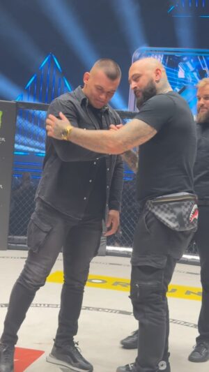 Michal Martínek Instagram - MAIN EVENT KSW 87 🇨🇿

@darkostosic 🆚 @michal_blackbeard_martinek 

#KSW86 | @viaplay | KSWTV