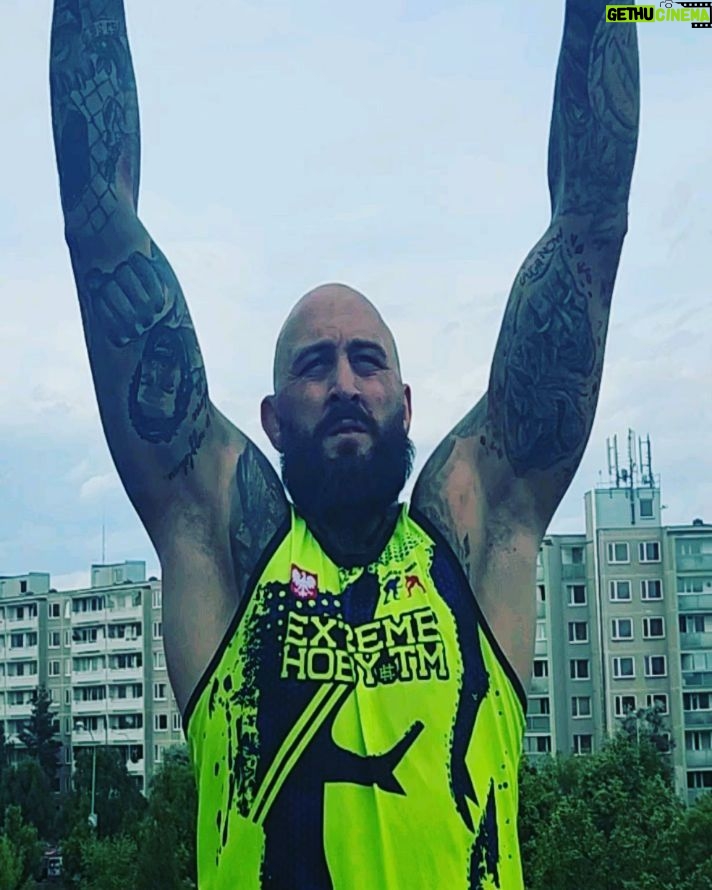 Michal Martínek - 700 Likes - Prekonej strach v sobě po zranění a pak už jen jdi dal a zjistíš, že dokud srdce a hlava chce, tělo si najde způsob a pak jen rutina ať jsi 100% připraven zabijet 🔥🦍 @ksw_mma @extremehobbytm @reindersmma @ankosmma