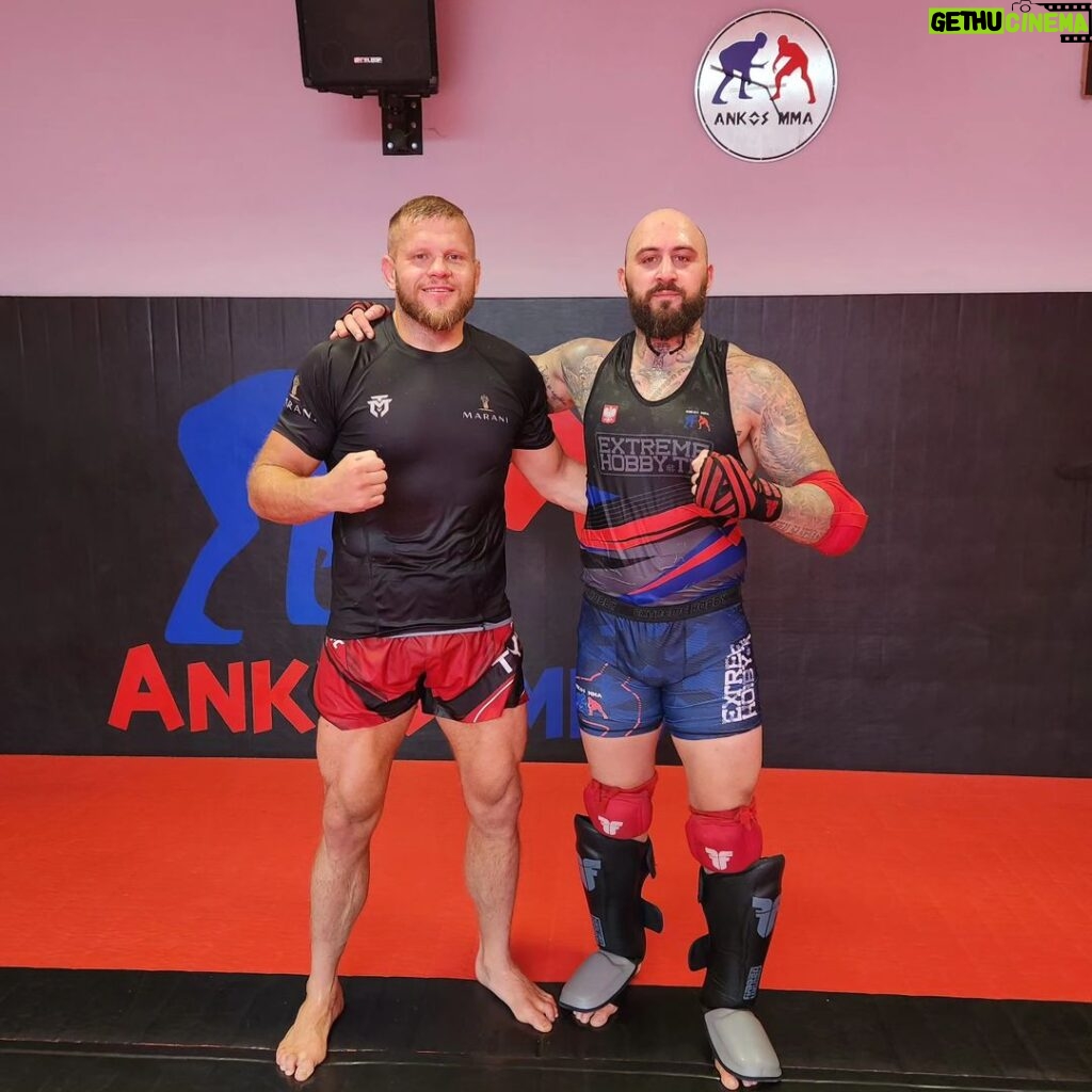 Michal Martínek Instagram - 🇵🇱🇨🇿🔥🤝 těžce na cvičišti / lehce na bojišti ANKOS MMA