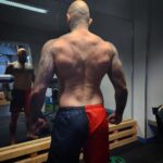 Michal Martínek Instagram - Forma se vrací 🦍 1. Fáze @kondicnitrener 2. Fáze @siruckamichal Tahle kombinace je můj recept na sílu, rychlost a fýzu 💪🔥 Jeremi sport