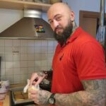 Michal Martínek Instagram - Sobotní cheat breakfast / aneb vaříme s Beardem 😄 #heavyweightbreakfast