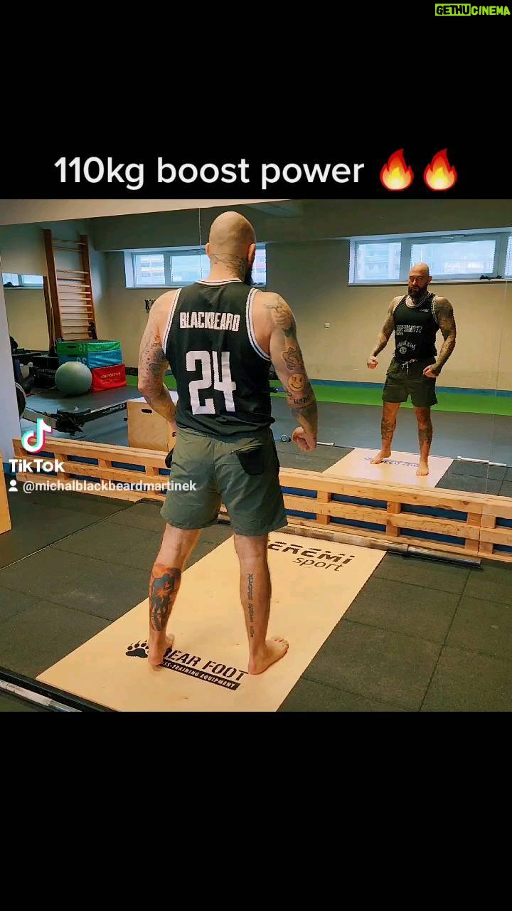 Michal Martínek - 576 Likes - Ten pocit když dostaneš zelenou, abys mohl začít makat 🔥🔥🔥
@ksw_mma
@reindersmma @ankosmma
@siruckamichal @kondicnitrener
@goldfingerspragueclub @casino.ambassador @fitproczech @seyes.cz @jiri_bejcek @ivo.rittig @dittrich_.co