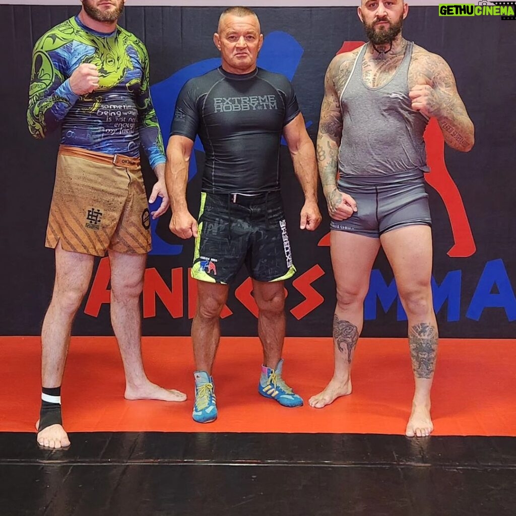 Michal Martínek Instagram - With head coach @koscielskiandrzej back in second home 🇵🇱💪🦍🔥🤝🫡 ANKOS MMA