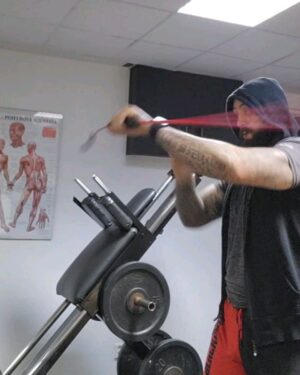 Michal Martínek Instagram - Trénink aka ledovej klid v oku bouřky 💪
@kondicnitrener
Levacka je zpět 💥