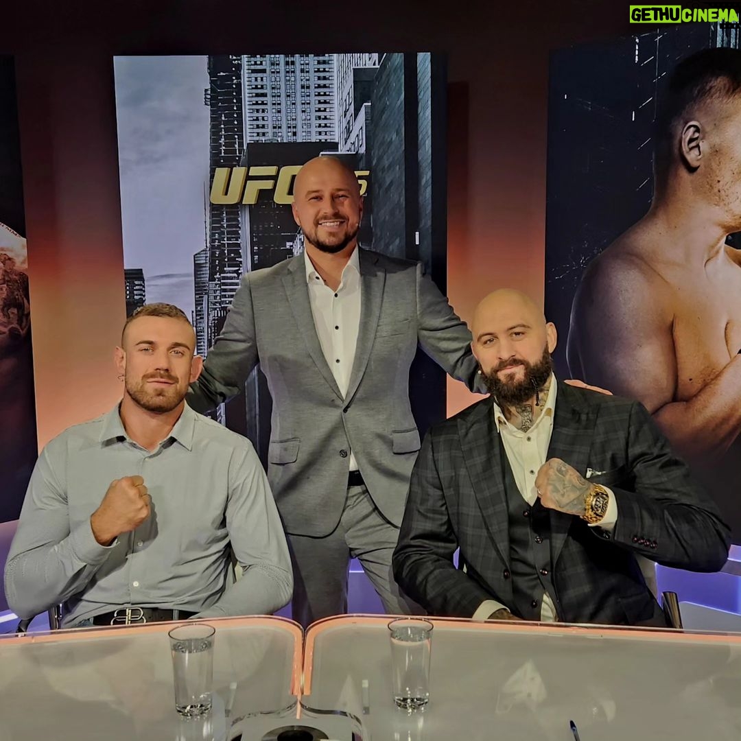 Michal Martínek - 663 Likes - UFC 295 v příjemné společnosti a společně užíváme krasnou kartu a všichni držíme palce s napětím BJP !!