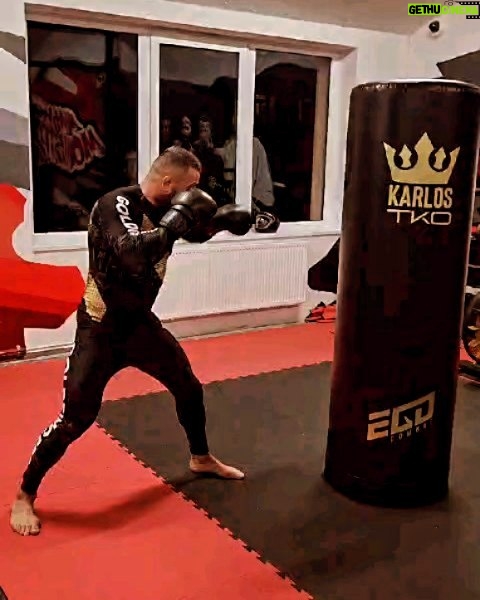 Michal Martínek - 1.2K Likes - Vrací se nám starej dobrej hlad s letitým parťákem z gymu @karlos_terminator_vemola a jedem si to v neděli večer na náš oblíbenej one more round režim 🫡🤠😤☠️💯💣
@ksw_mma @oktagonmma @kswczechrepublic
#blackbeard #terminator #czechmma