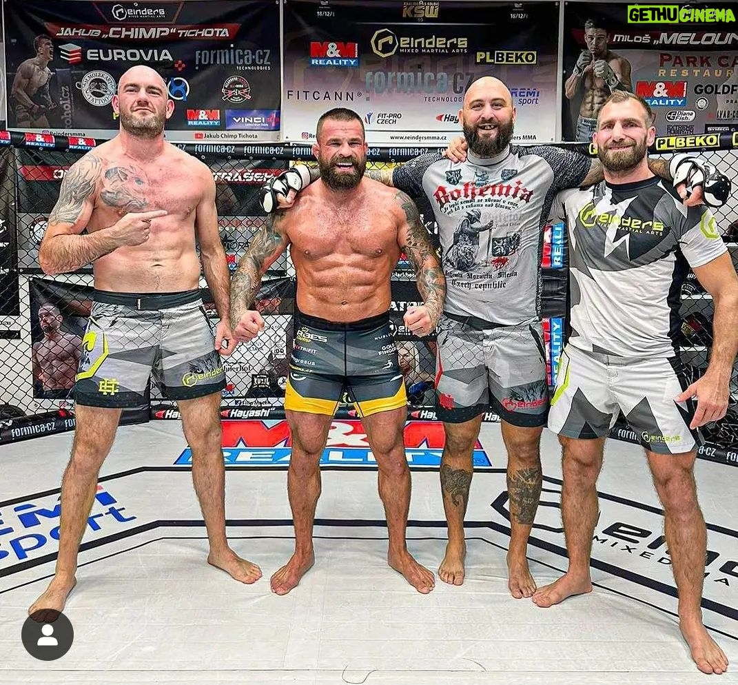 Michal Martínek - 528 Likes - Jedná veteránská a predzápasová 🔥🫡
@karlos_terminator_vemola jde pro titul na @oktagonmma @danielskvorfight má za pár týdnů fight a já příští sobotu na @ksw_mma
@andre.reinders nás tradičně mučí👹