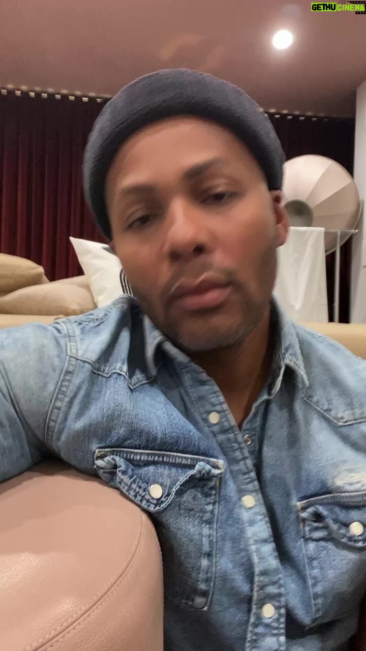 Michel Smith Boyd Instagram - 👋🏾 join me on Amazon Live today at 12:00pm ET where I’ll be sharing some luxurious home furniture and décor items, perfect for a home revamp. For those of you hosting this summer, give your guests the ‘Gift of Luxury’ and spoil them with the best. Luxury doesn’t mean pricey and I’m here to show you how. So make sure to click the link in my story and follow my amazon page! We’ll see you live at 12:00pm ET on Amazon Live!”