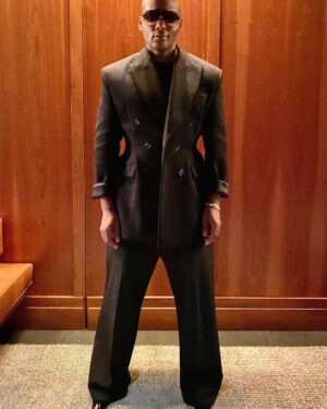 Michel Smith Boyd Instagram - Last night in NY(FW) 
.
Thank you @sergiohudson, your  show was incredible 🖤
.
#msbhowtoluxury (cake in bed)
.

⁣
.⁣
.⁣
.⁣
.⁣
.⁣
#fashion #fashionable #fashionaddict #fashionblog #fashionbloggers #fashiondaily #fashiondiaries #fashiongoals #fashiongram #fashioninspiration #fashioninspo #fashionlover #fashionmodel #fashionnova #fashionphotography #fashionpost #fashionstyle #fashionweek #influencer #instastyle #mensfashion #modeling #onlineshopping #ootdfashion #outfitinspiration #outfitoftheday #shopsmall #streetwear #styleblogger