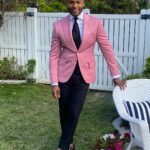 Michel Smith Boyd Instagram - Pulling a Ken. @barbie 💕🩷💕🩷💕🩷 . #barbiedreamhousechallenge @hgtv