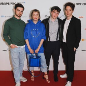 Michelangelo Fortuzzi Instagram - Ich durfte beim Europe Love project dabei sein. Ein kleines Film Festival das zeigt das Europa ein für uns sicherer Ort ist aber kein perfekter mit noch vielen Schwachstellen. Ich durfte mit Züli Aladag den Film: "PART OF THE WORLD" vorstellen von Alexander Schaad. In zwei Tagen ist Wahl Tag geht wählen nimmt alle Wahlberechtigten mit für ein besseres Europa. Gebt afd und anderen rechten Parteien keine Chance.

PART OF THE WOLD: https://www.zdf.de/filme/the-love-europe-project/ein-teil-der-welt-100.html

All Movies from the Festival together: https://www.zdf.de/filme/the-love-europe-project