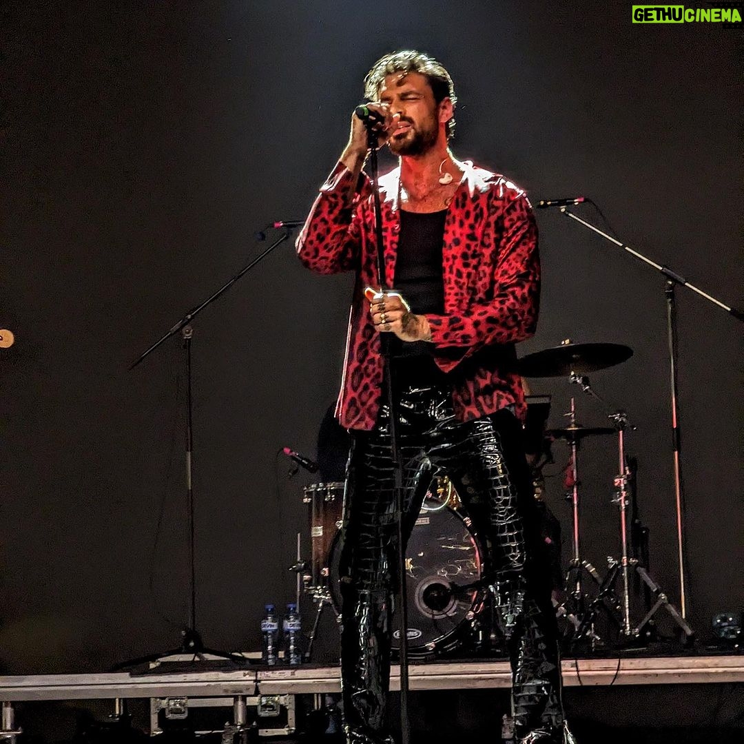Michele Morrone Instagram - What an incredible night! Music, art, Rock n’roll and passion. Thank you Sofia for being so close to me. Love ya!! ❤️ . Mik Sofia, Bulgaria