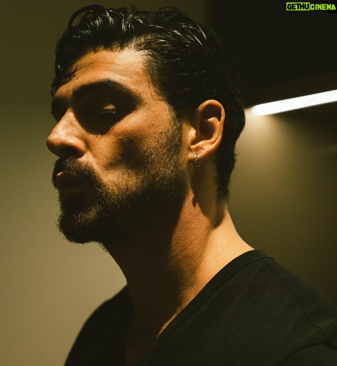 Michele Morrone Instagram - Iām not joking.. and you know that. š§š½āāļø . @lughass