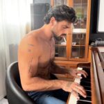 Michele Morrone Instagram - An old piano out of tune makes me a slave to music.