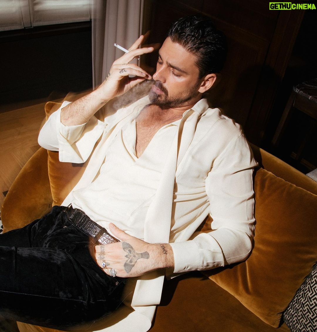 Michele Morrone Instagram - With no reason weirdo. . @alessandroperuggi Paris, France
