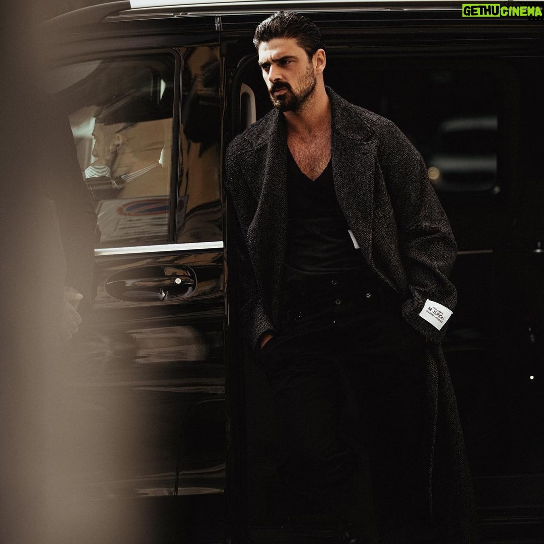Michele Morrone Instagram - Dolce&Gabbana @dolcegabbana . @alessandroperuggi Milan, Italy
