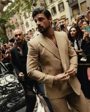 Michele Morrone Instagram - Dolce&Gabbana @dolcegabbana 
.
@alessandroperuggi