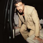 Michele Morrone Instagram - Dolce&Gabbana @dolcegabbana . @alessandroperuggi