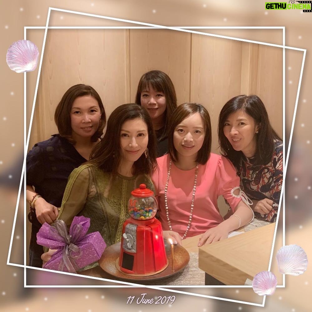 Michelle Reis Instagram - Thank you ladies for a special night 💕💕 @sugarv @sereneqq @elainehui.hk #gumballbirthdaycake #睇到都開心 #ilovechampagne #gemini #❤️