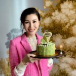 Michelle Reis Instagram - First birthday gathering with my besties 💕💕 Do I look more photogenic ?? @gigilai_official Thank you @bonbc for the perfect lunch😘 #mostbeautifulphotographer #sisterhood #1stbdaycake #最美麗御用攝影師 #Gemini #❤️