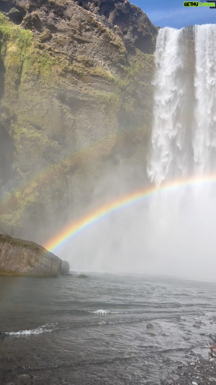 Michelle Renaud Instagram - Encontré el tesoro 🤍✨ Iceland