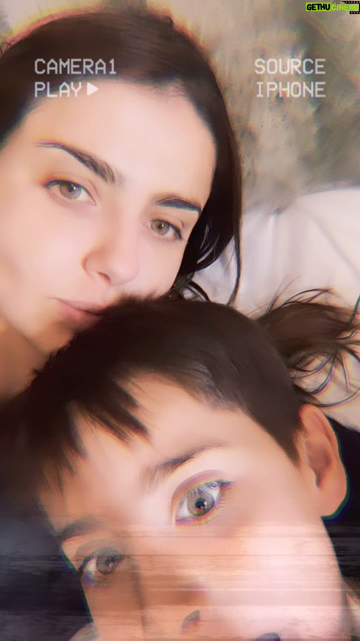 Michelle Renaud Instagram - En este cumpleaños tengo muuucho que agradecer !! ♥️✨🫶🏻 Ha sido un gran año, con muchos cambios súper afortunados.. ósea que mi deseo es que la vida siga así de bonita. ♥️✨ Este audio de Marcelo es mi regalo más grande.. si voz me llena el corazón 🤍🤍 GRACIAS A TODOS POR SUS MENSAJES!! Estoy de viaje y no tengo señal,justo para desconectarme 🙃Pero agradezco mucho su cariño !🥰
