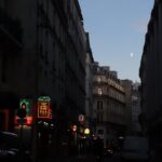 Michelle Renaud Instagram - Paris♥️ París est la ville la plus belle, lumineuse et magique du monde. Je veux y vivre un million d'aventures avec l'amour de ma vie.🫶🏻🫶🏻