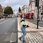 Michelle Renaud Instagram - London🇬🇧 La ciudad más hermosa que he visitado, sin duda es la más arraigada a su historia, conservando y cuidando su belleza. Una ciudad perfecta para venir a festejar el amor ♥️ @matlechat Quédense con quien los vea como yo veo a Mati ( ultima foto) London, England, UK
