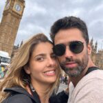 Michelle Renaud Instagram - London🇬🇧 La ciudad más hermosa que he visitado, sin duda es la más arraigada a su historia, conservando y cuidando su belleza. Una ciudad perfecta para venir a festejar el amor ♥️ @matlechat Quédense con quien los vea como yo veo a Mati ( ultima foto) London, England, UK