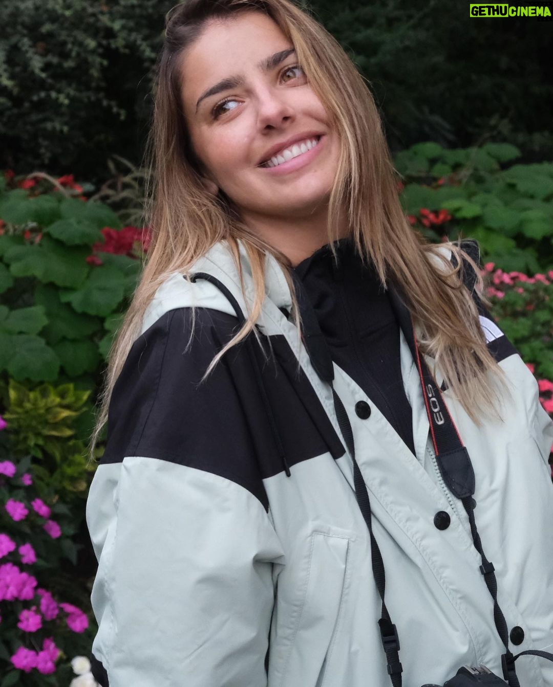 Michelle Renaud Instagram - London🇬🇧 La ciudad más hermosa que he visitado, sin duda es la más arraigada a su historia, conservando y cuidando su belleza. Una ciudad perfecta para venir a festejar el amor ♥️ @matlechat Quédense con quien los vea como yo veo a Mati ( ultima foto) London, England, UK