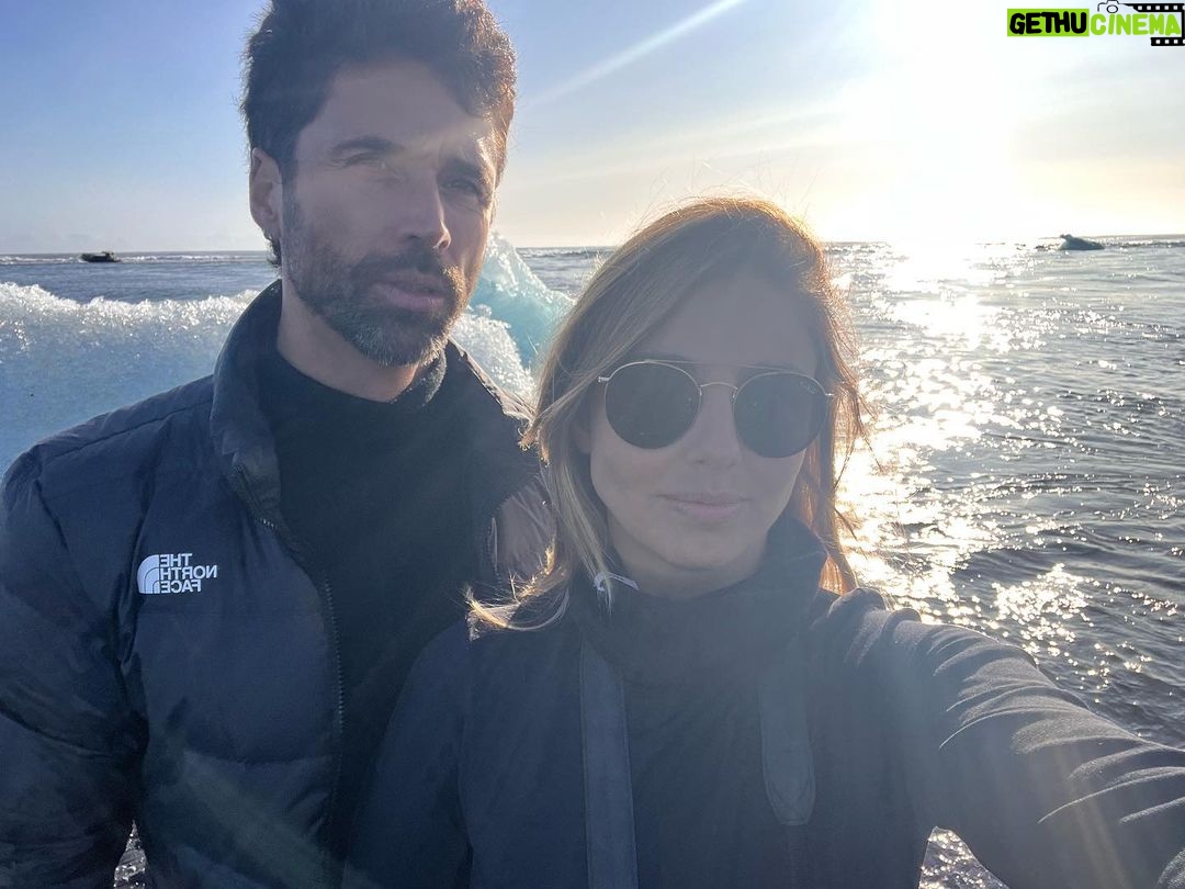 Michelle Renaud Instagram - Con este hombre todo se pone mejor por diaππΈππ»ποΈ Gracias Vida, gracias Mati por caerme tan bien π€£ te amooooooo!!!β¨ @matlechat #diamondbeach #iceland #love #happytrip Diamond Beach, Iceland