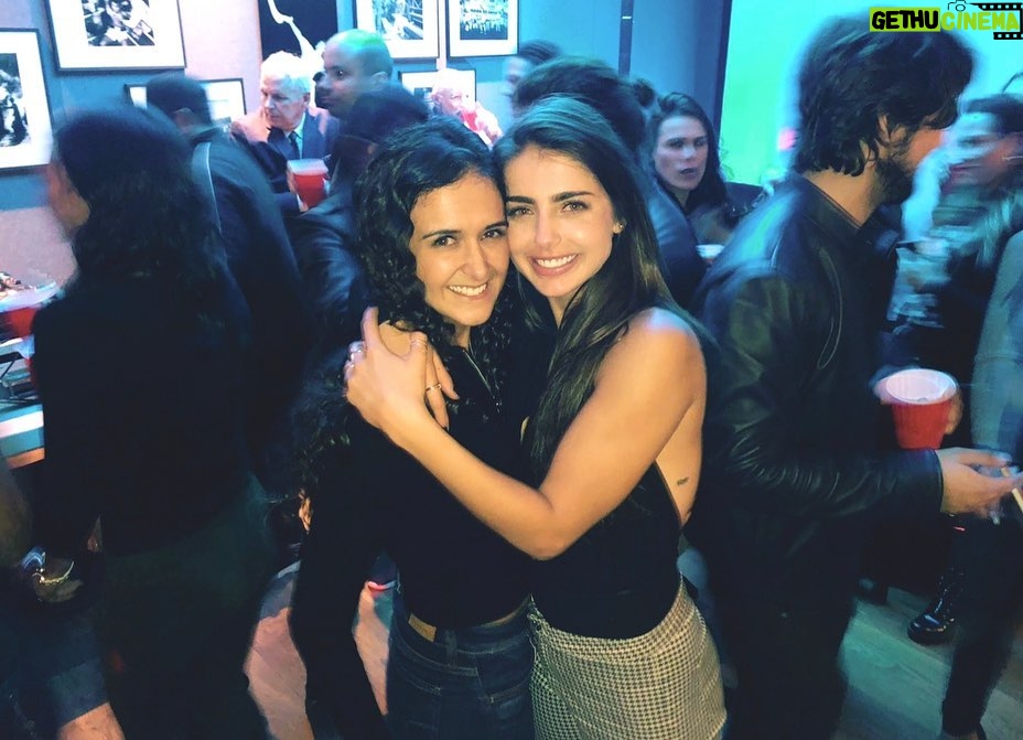 Michelle Renaud Instagram - FELIZ CUMPLEAÑOS a mi hermana,cómplice, psicologa, amiga favorita en el mundo !! Te amo con todo el corazón y deseo sigas siendo tan feliz como lo has sido siempre , llena de amor y de muchas bendiciones. 🎉🎉💗💗💗