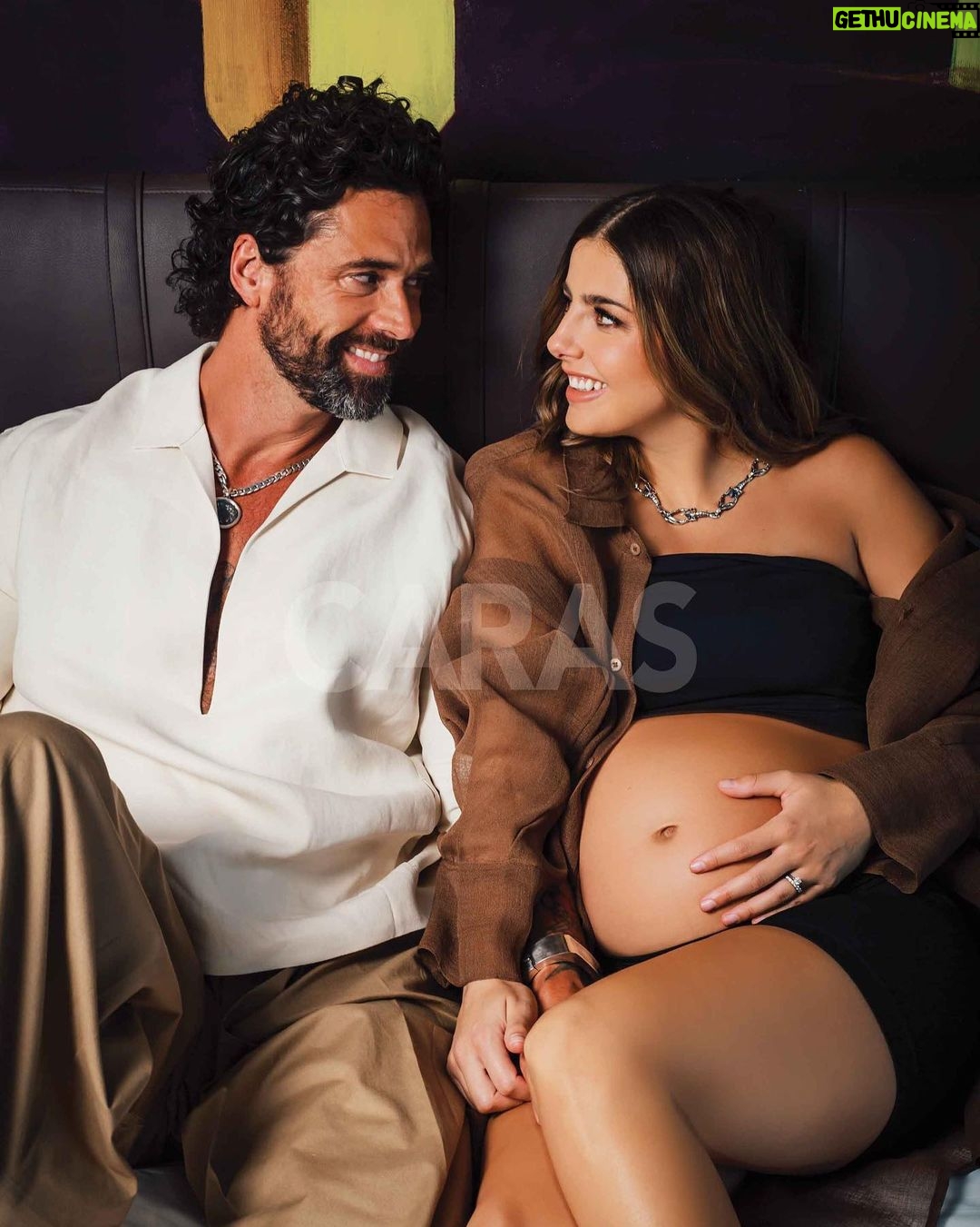 Michelle Renaud Instagram - #EXCLUSIVA La pareja de actores @michellerenaud y @matlechat nos contaron a detalle cómo planearon tener a su primer hijo en común, cómo se enteraron de la noticia y más. ❤️ (Link en historias). caras.com.mx #michellerenaud #matiasnovoa 📸 @einargonzalezphoto
