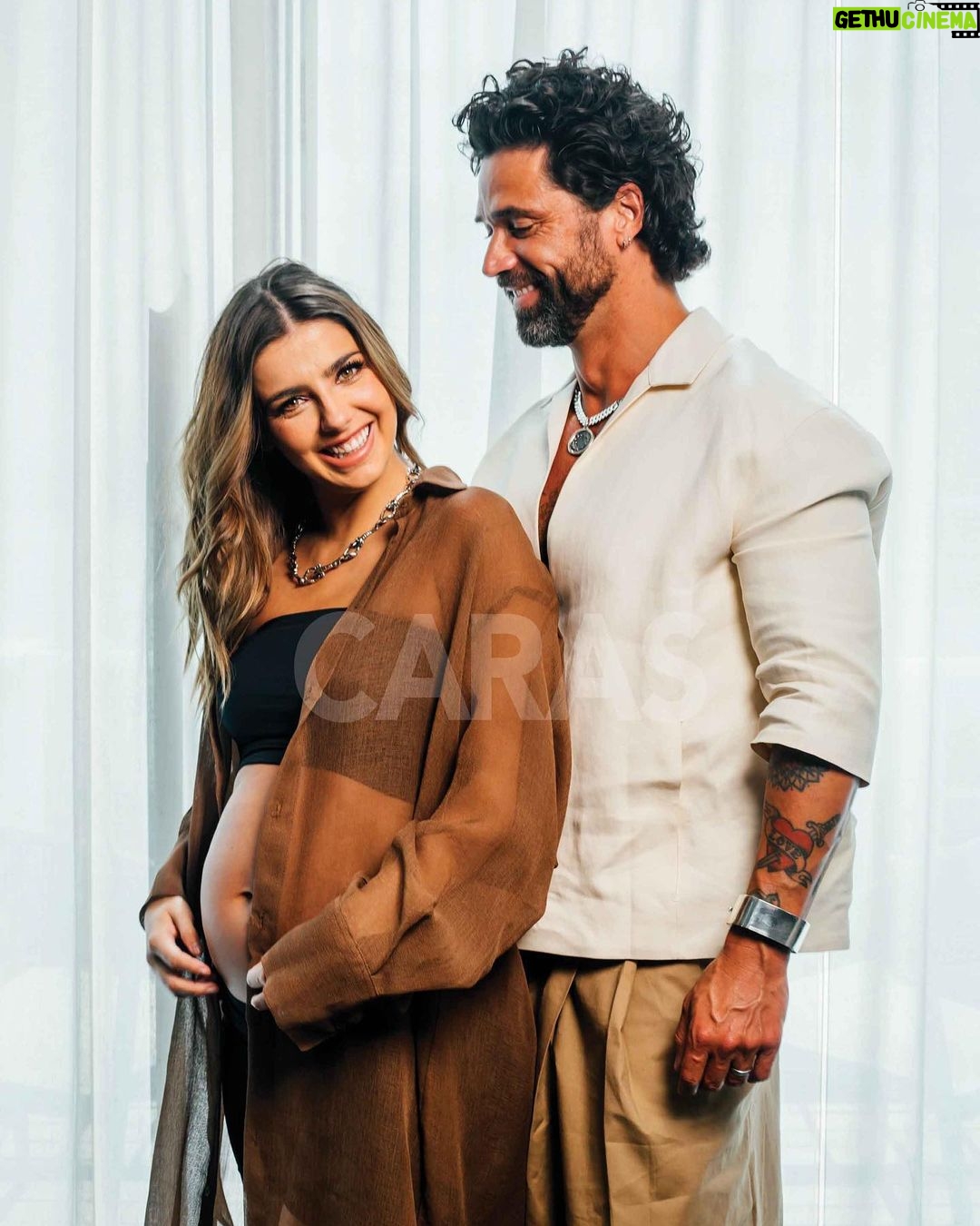 Michelle Renaud Instagram - EXCLUSIVA Michelle Renaud @michellerenaud y Matías Novoa @matlechat nos cuentan todos los detalles de la próxima llegada de su primer hijo juntos. ❤️ (Link en historias). caras.com.mx #carasmarzo 📸 @einargonzalezphoto
