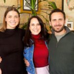 Michelle Renaud Instagram - A veces la vida te pone personas tan increíbles en tu camino, que es imposible no querer compartir algo de ellas con el mundo 🌎 Muchas gracias a nuestra talentosa y exitosa amiga Michelle Renaud, que nos acompaña en este primer episodio del proyecto “Me late Ser Humano”, donde nos permite conocer un poco más del “papel” más importante de su vida: el de la mujer, mamá y esposa de la “vida real”. En este diálogo, Mich nos comparte el proceso de construcción de una familia que la llena de orgullo, gratitud y amor. ¡Ya pueden escucharlo en YouTube y Spotify! 🎧 Enlace 🔗 en el perfil de “Me late Ser Humano”