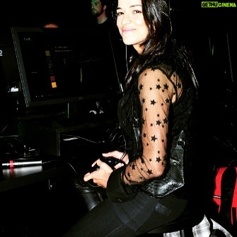 Michelle Rodriguez Instagram - Got my A$$ kicked by the game designers yesterday #CODXP2016 Cant wait for this game to come out. Want rematch after I learn the maps. Thank you for having me @CallofDuty! #Spon you guys rock!