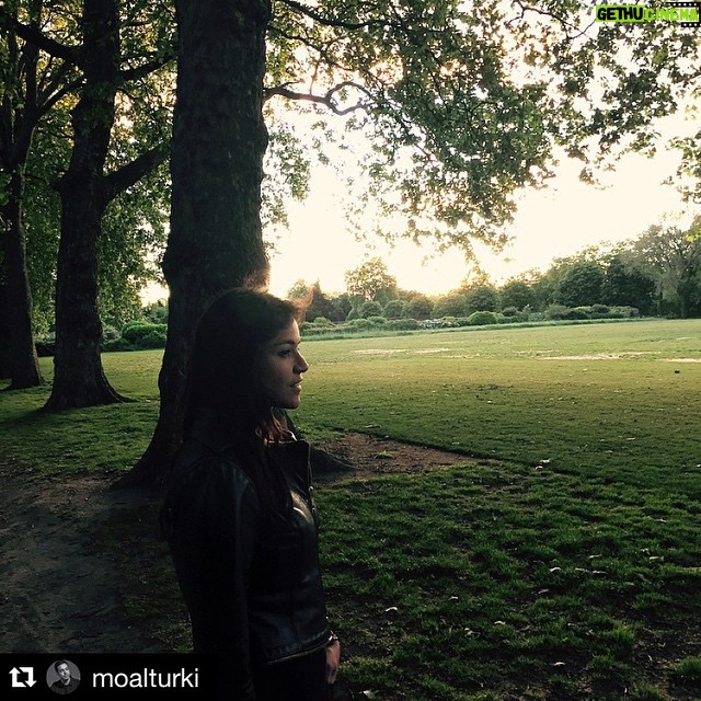 Michelle Rodriguez Instagram - #Repost @moalturki with @repostapp. ・・・ Walking through the secret garden !!! 🇬🇧 #GreatBritain
