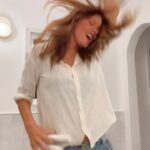 Michelle Stafford Instagram - The ONLY drug I am on is @skinnationbeauty 💛💛💛 Please please PLEASE follow my AWARD WINNING Skin Care!! @skinnationbeauty Come to my SKIN NATION SUNDAY this Sunday at 10 am pac this week. Go to therealStafford on FB link in the bio👆🏻 Love, Michelle #fridaynight #almostfamous
