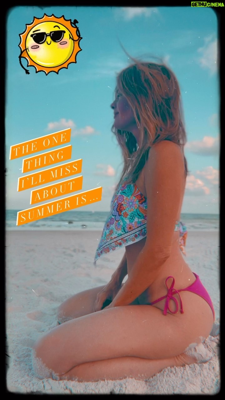 Michelle Stafford Instagram - What is your answer? Mine is “the heat”. I love anything hot. I would rather be a sweaty mess than a freezing ice cube… Any day. Now your turn. 💛🧡