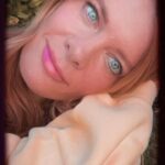 Michelle Stafford Instagram - Doing it IS the cool thing… and in honor of our SUPER C SERUM getting a “VEGAN BEAUTY AWARD” we are offering THIS. Buy one Super C Serum and get the second one for free!! We want everyone to get the benefit our our amazing formula with Ferulic Acid as a main active💛 go to skinnation.com link in bio👆🏻put in this code “Serum2” at the check out. Love, Michelle 💛 @veganbeautyawards