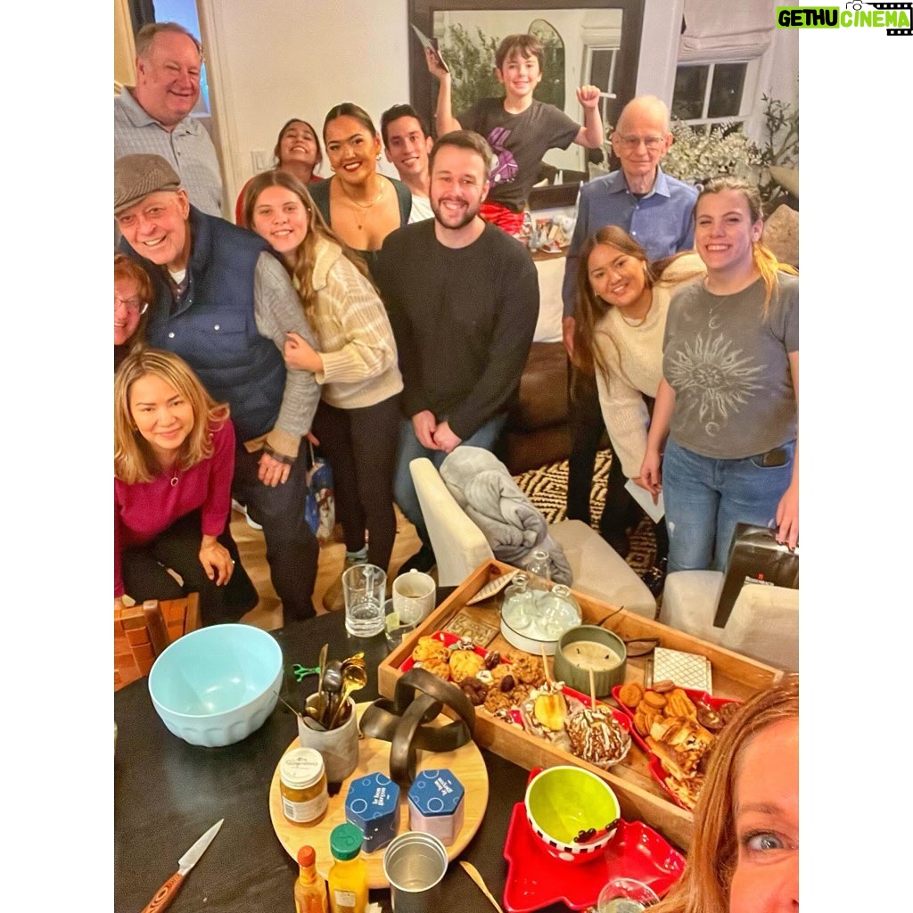Michelle Stafford Instagram - Christmas Tribe 🤍❤️🎅🏼⛄️ I hope your day was filled with fun!! @bigal5867 @carmencitadams @p_let8 @anyonecanbakeit @thetayloradams @halfodylan @jjbakes3d @natesaint98 @aradams720 @blair_ussary PS. If you happen to see my story…The boomers won.