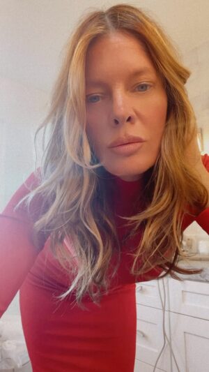 Michelle Stafford Instagram - A daily reminder… ❤️❤️❤️❤️❤️❤️🖤