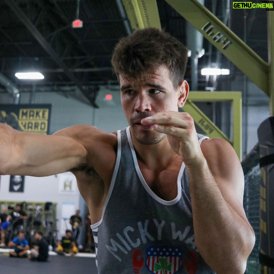 Mickey Gall Instagram - I love hittin the heavy bag bare knuckle. Let’s you dig and drive ya knucks in w precision to practice a perfect punch and really pop the bag. The heavy bag is one of the best tools for a fighter. Ppl wanna do fancy shit and hit pads all the time but w the bag we can really go to work and develop power, speed, and technique. Takes focus & discipline sometimes at 1st but u fall in love. Bare knuck toughens up ya hands 2👊👊 📸 @alexweinraub Kill Cliff FC