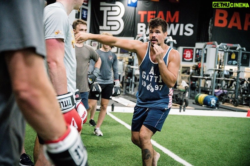 Mickey Gall Instagram - Been teaching the pro hockey players some fighting @barwismethods . All of these beasts will be more than ready to throw down this year without hesitation. They will be armed with techniques, tactics, strategy, and savagery. If you are one the guys I have been working with comment so me and my people can follow you and watch you kick ass in all ways this year 📸 @adlergarfieldphoto Barwis Performance Center of South Florida