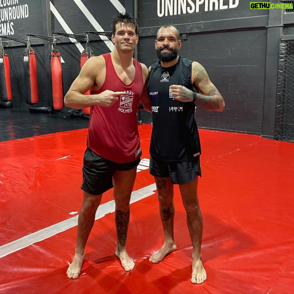Mickey Gall Instagram - Great training @mmacolombia with mi hermanos @elpatronmma & @sebaspitbull a couple of top mma prospects over in Colombia. I’m lookin forward to having them @killcliff_fc to get more work together & w the team My biggest brother @gerarddgaf and I been puttin in work together across the world & mucho grande things coming w @slicknthickshow MMA COLOMBIA