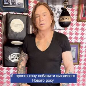 Mickey Rourke Instagram - Hello everyone, Mickey is here. Wishing all of you a very Happy New Year ,especially to all people in Ukraine. Witnessing the hardships through my assistant Dima, from Mykolaiv, I’m deeply moved to support @owaa.help ‘One World Aid Alliance.’ Our goal is to rebuild homes in Kherson and bring safety to families enduring these tough times. We’re aiming to raise $1 million and every donation brings us closer to this goal. Let’s come together for this cause. Your support is invaluable. 🌍❤️ #SupportKherson #OneWorldAidAlliance #RebuildTogether” #homesforHerson