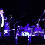 Micky Dolenz Instagram - Just a few shows left on The Monkees Farewell Tour. Hope you can make it out to see us … We are truly having a love fest with the fans. So grateful for all of your support over the years!❤️ #themonkees #themikeandmickyshow #themonkeesfarewelltour #mickydolenz #michaelnesmith