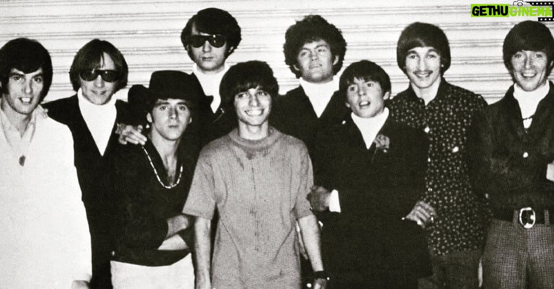 Micky Dolenz Instagram - The Monkees with The Sundowners… Our backing band for the summer 1967 tour. #themonkees #thesundowners #mickydolenz #michaelnesmith #davyjones #petertork