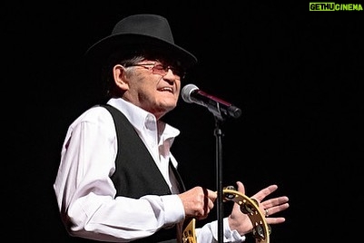 Micky Dolenz Instagram - There's still time to catch Micky's incredible 'Headquarters' tour! Visit https://mickydolenz.com/tour-dates for tickets! 4/15/23 - Beverly, MA - The Cabot 4/16/23 - Jim Thorpe, PA - Penn's Peak 4/18/23 - Warren, OH - Robins Theatre 4/19/23 - Kent, OH - The Kent Stage 4/21/23 - Sault Ste. Marie - Kewadin Casino - Dream Makers Theater 4/22/23 - Royal Oak, MI - Royal Oak Music Theatre 4/23/23 - Milwaukee, WI - The Pabst Theater 4/25/23 - Niagara Falls, ON - The Avalon Theatre at Niagara Fallsview Casino Resort 4/26/23 - Niagara Falls, ON - The Avalon Theatre at Niagara Fallsview Casino Resort 4/27/23 - Niagara Falls, ON - The Avalon Theatre at Niagara Fallsview Casino Resort 4/29/23 - Minneapolis, MN - Pantages Theatre 5/5/23 - Skokie, IL - North Shore Center for Performing Arts 5/20/23 - Davenport, IL - Rhythm City Casino Resort 5/25/23 - Louisville, KY - Abbey Road on the River 6/8-11/23 - Park City, UT - Egyptian Theatre 9/15 - Ojai, CA - Libbey Bowl 10/13 - St. Charles, MO - The Family Arena Photos: Paul Undersinger. #mickydolenz #michaelnesmith #petertork #davyjones #themonkees #headquarterstour @themonkees @paul_undersinger